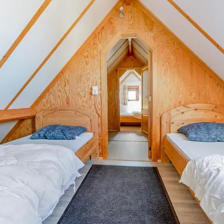 Cosy Holiday In Near Sea Beach *