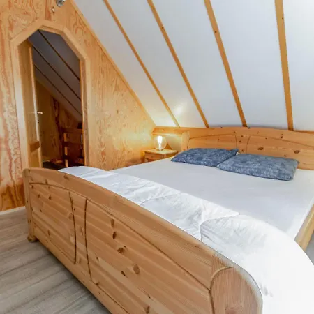 Cosy Holiday In Near Sea Beach *